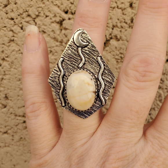 New Witchy Mookaite Horned Crescent Moon 925 Silver Ring. - Picture 4 of 9